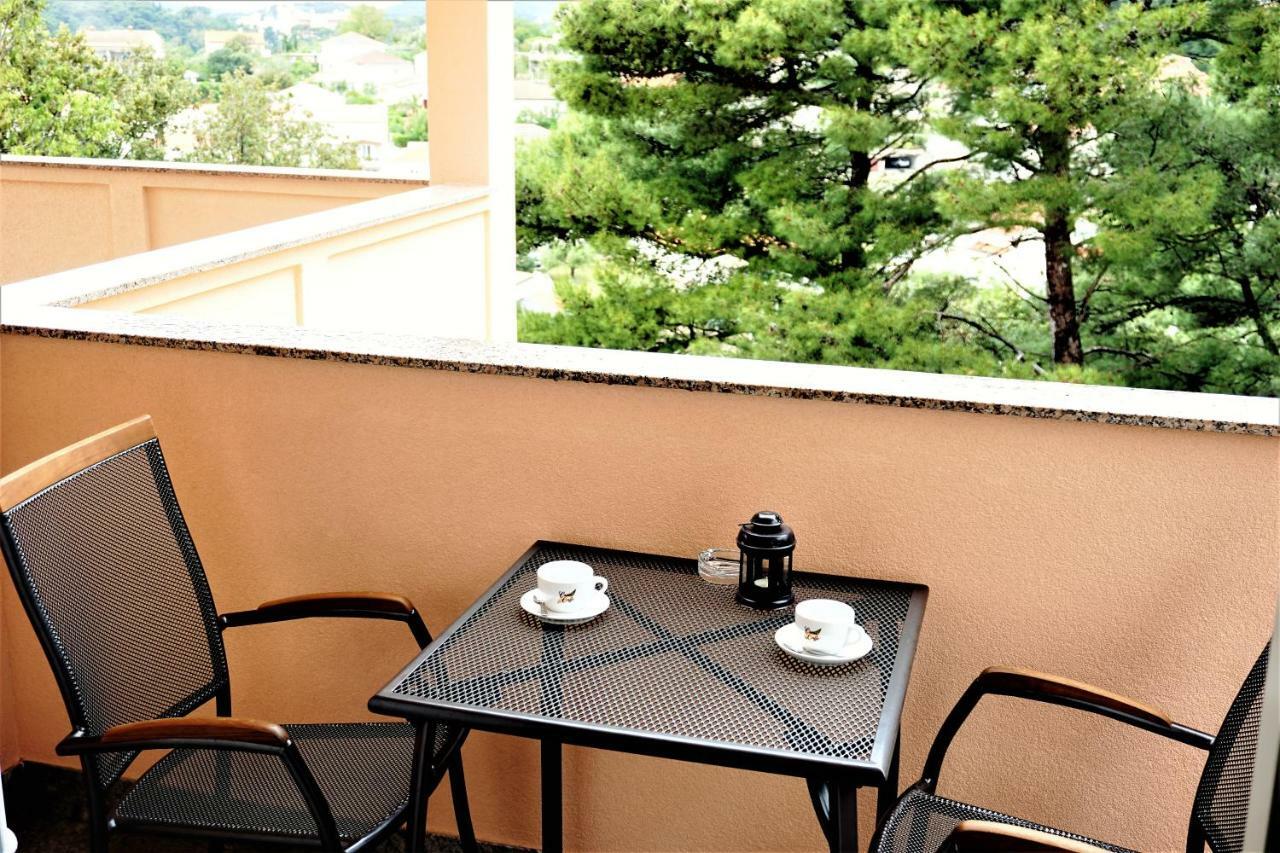 Apartment And Rooms Milak Rab Town Exterior photo